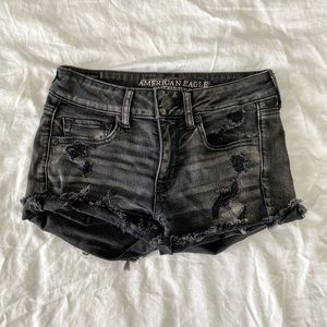 2/$40💜 CLOSET CLEAN OUT: American Eagle black washed denim shorts